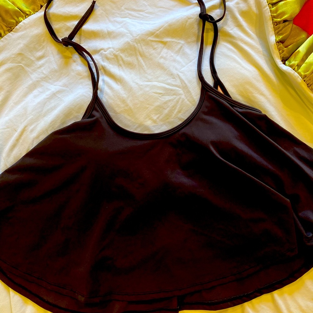 Black swing medium.